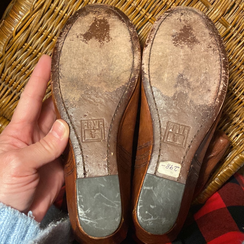 Frye Carson Wedge Bootie size 8 - Picture 5 of 7